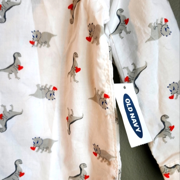 New Old Navy Boy's 3T Valentine's Day Shirt - Picture 3 of 3
